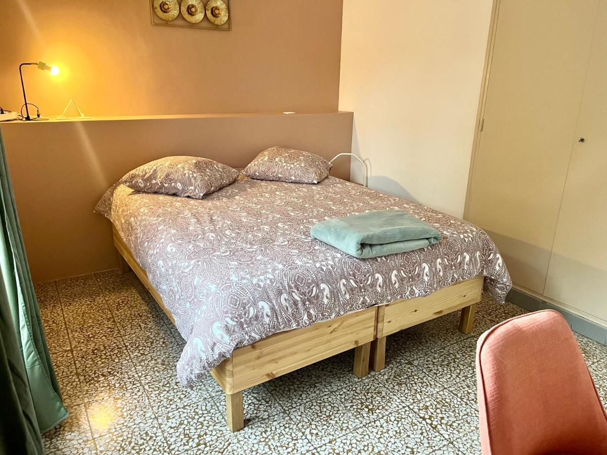 Bel Lumineux Et Calme A 10min A Pied Du Centre Aix Avec Parking Et Air Conditionne Apartment